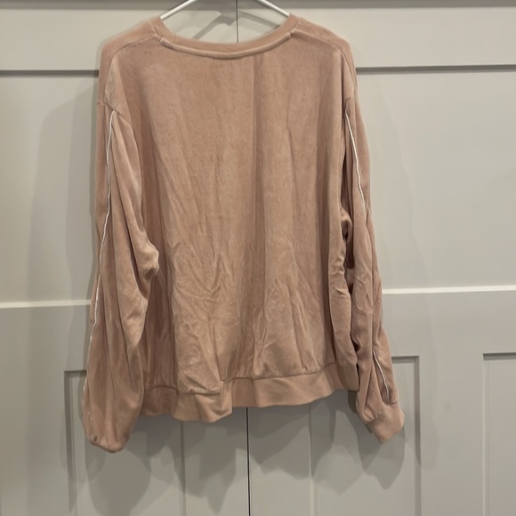 Women’s Nike retro Teri cloth pullover - Picture 6 of 6